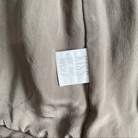 Kiss of the Wolf Quilt Silk Vest Sz M Art To Wear - Picture 9 of 12